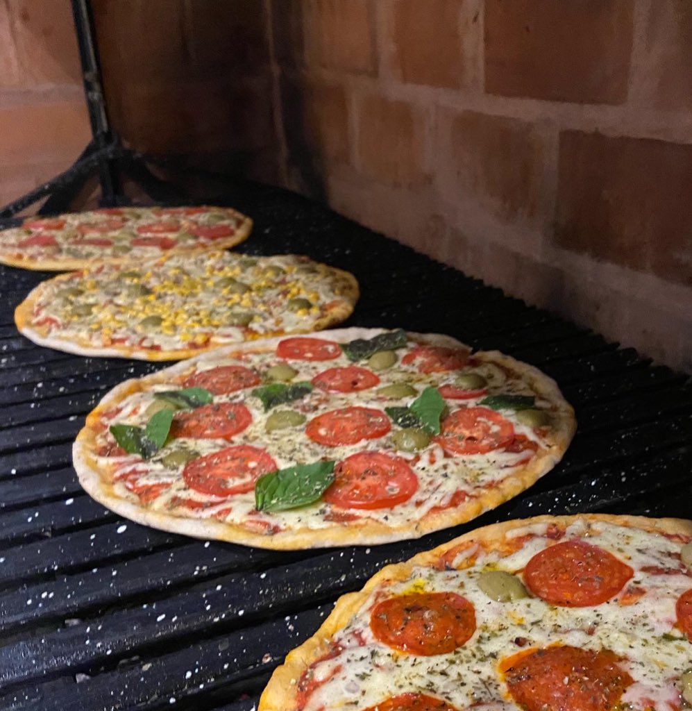 patty_villalbar's tweet photo. Gente no tengo idea del porque Instagram no me deja hacer publicidad 
Así que acudo a ustedes para que me ayuden y así llegar a más personas
Con Parrilla de las Pizzas ofrecemos el mejor servicio de Catering del País 
0981122482
Escríbanme y les prometo que no se van a arrepentir https://t.co/NK8MQUNvRk