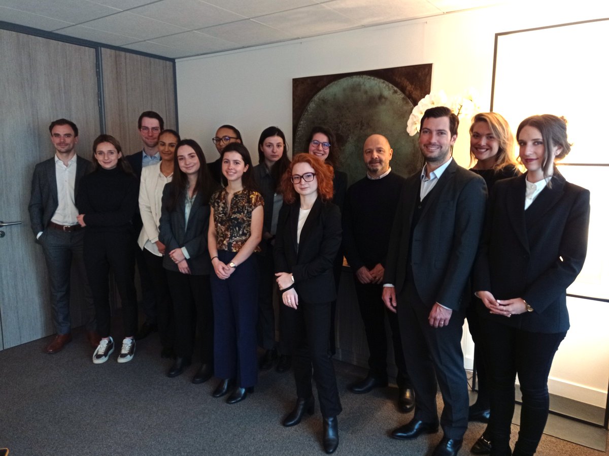 idaffaires's tweet photo. Chers lecteurs, 

Ce vendredi 8 avril, les étudiants de deuxième année de l'IDA ont eu l'honneur d'être invités pour profiter d'un petit-déjeuner au sein du cabinet Vivien &amp; associés.

Nous souhaitons remercier Maître Laurent Assaya et l'ensemble des collaborateurs présents. https://t.co/IAVmBj1Xt7