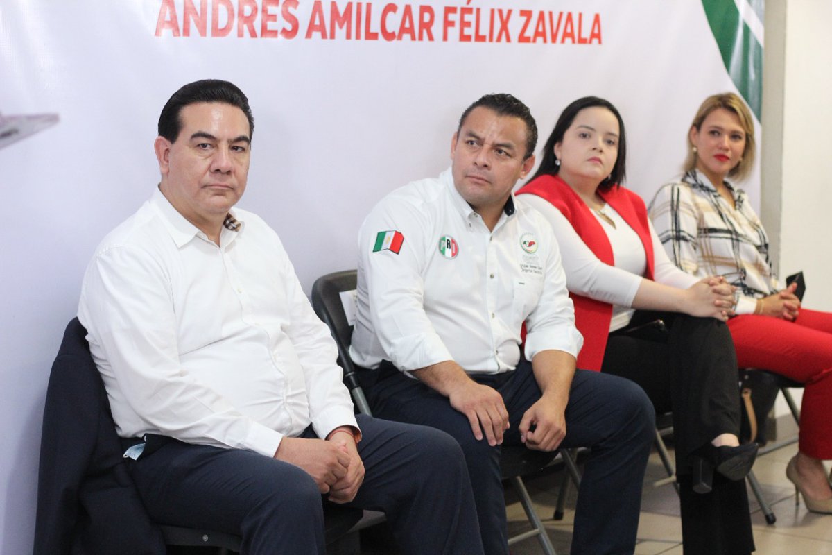 MT_Nacional's tweet photo. Toma Protesta el nuevo Dirigente del #MTSinaloa Lic. Andres Felix Zavala @AndresFelixZa, con la presencia de nuestro lider Nacional @Erubiel_Alonso_.
Seguimos caminando con paso firme por todo el país, haciendo el mejor Movimiento Territorial de todos los tiempos. @alitomorenoc https://t.co/zRcnMaSFli