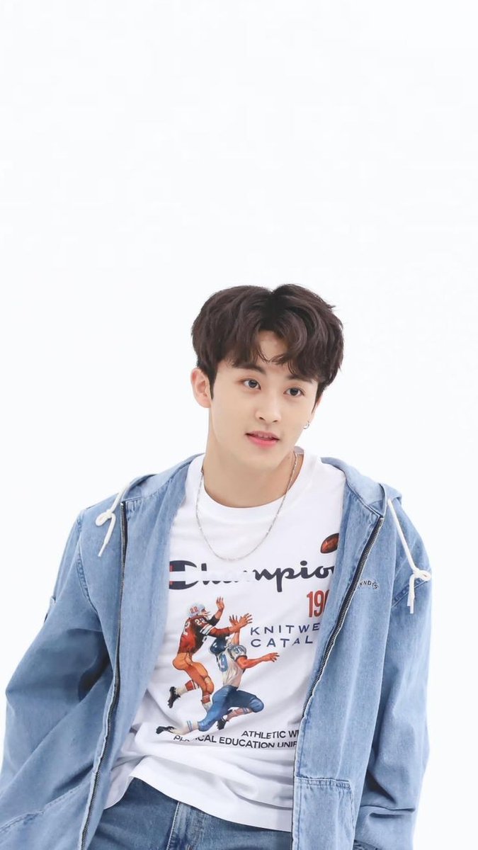 bbyjmsh's tweet photo. Huaaaa anak baik, walaupun baru biasin mark bbrapa bulan yg lalu smpe skrng pun msh:)
Thank you so much buat kerja keras kamu🥺💚, love mark. We love you mark💚 

#6yearswithmark 
#MARKLEE 
#MARKLEEWELOVEYOU https://t.co/otbeknXuu3