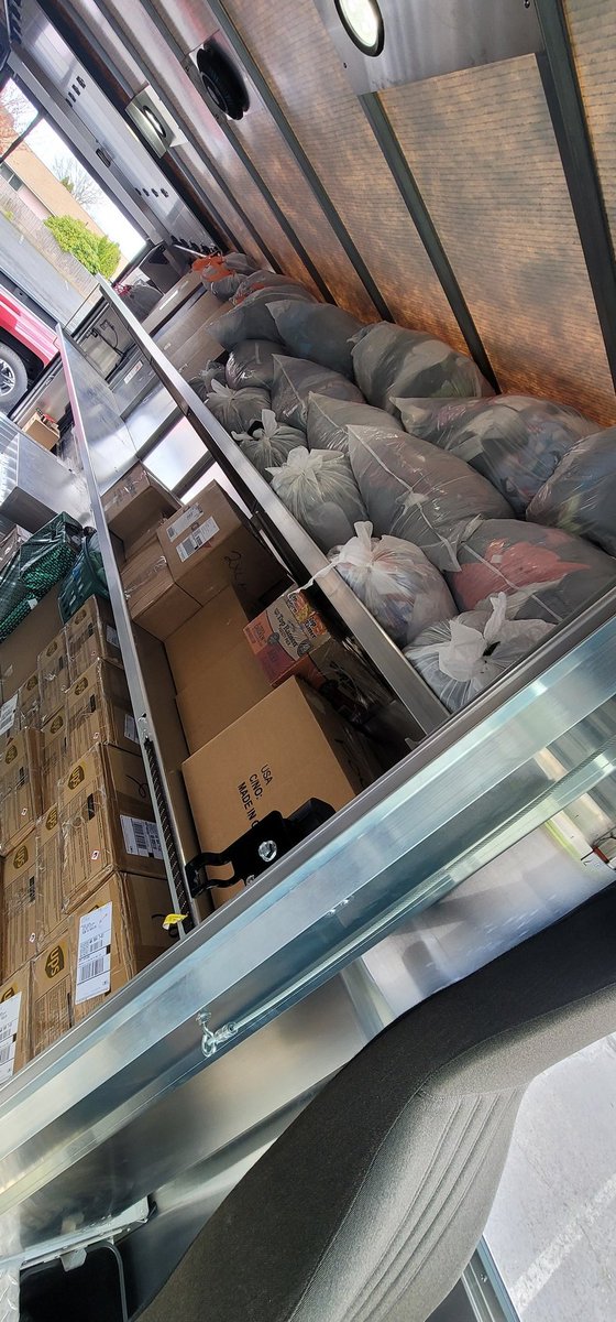 Northwest UPSers giving back! Collecting donations of Clothes,  Food and Hygiene products for local rescue mission. #volunteermonth #N2N #upsersdeliver <a href="/TacomaMission/">TacomaRescueMission</a>  <a href="/NorthwestUPSers/">Northwest UPSers</a> <a href="/rpg4169/">Ryan Gallegos</a> <a href="/heIIrazor/">Jason Hell</a> <a href="/gditto3/">Geoffery McKenzie</a> <a href="/CHSP_northwest/">Curtis Wentler</a>