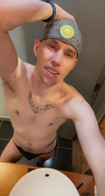 1 pic. Lick and stick ! #twink #gay #gaytwitter #onlyfansleak #teen #onlyfans #nude #naked #nudes #hornyaf