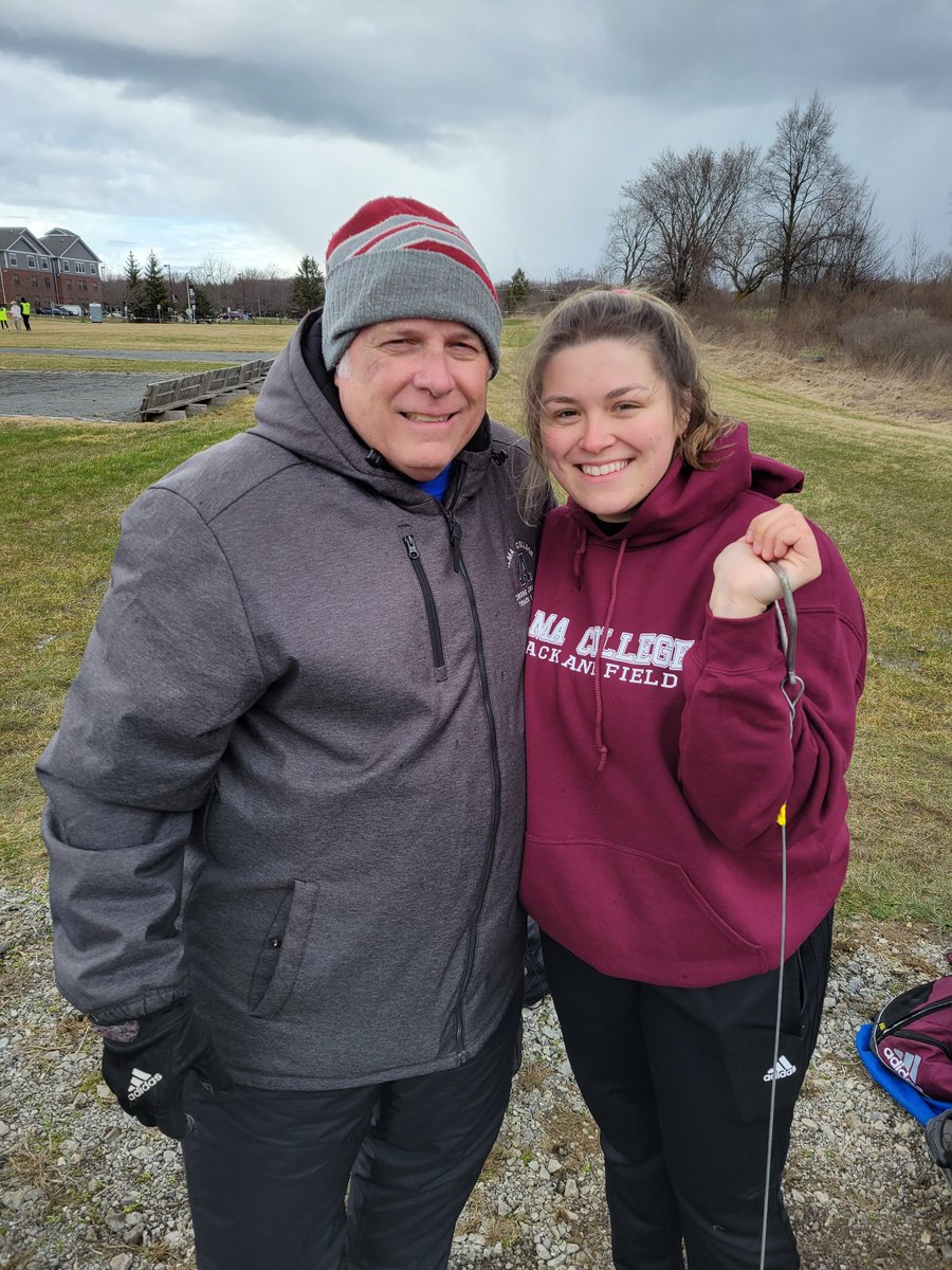 CoachChov_XCTF's tweet photo. 🚨SCHOOL RECORD ALERT🚨
@baileysue__ breaks 47 meters for the first time along with her school in the hammer throw. Her toss of 47.04 meters was good enough to take 3rd place at the Golden Grizzlies T&amp;F Invite. #GoScots https://t.co/0DpgtXakG1