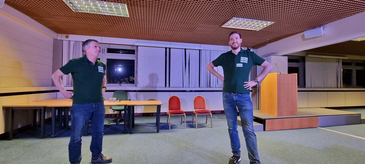 These two can only mean one thing! #BIPSpring22 <a href="/TomYoungComedy/">Tom Young</a> <a href="/seetravelagent/">Geoff Monk</a> #Improv #YesAnd