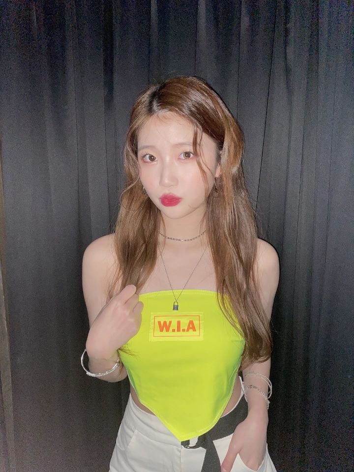 MINSEOFOLDER's tweet photo. #민서 #MINSEO #SATURDAY #세러데이 @saturday718 https://t.co/gwKGDFh2bM