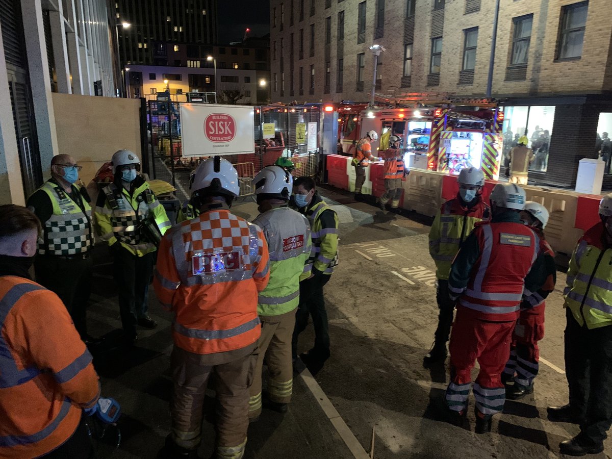 RT @WestMidsFire: A multi agency response has taken place to a severe fire incident on Tennant street Birmingham. Collaborative working has meant this incident has been brought under control safely and effectively. Investigations are on going. Tennant st… https://t.co/it6Dy5H6tK