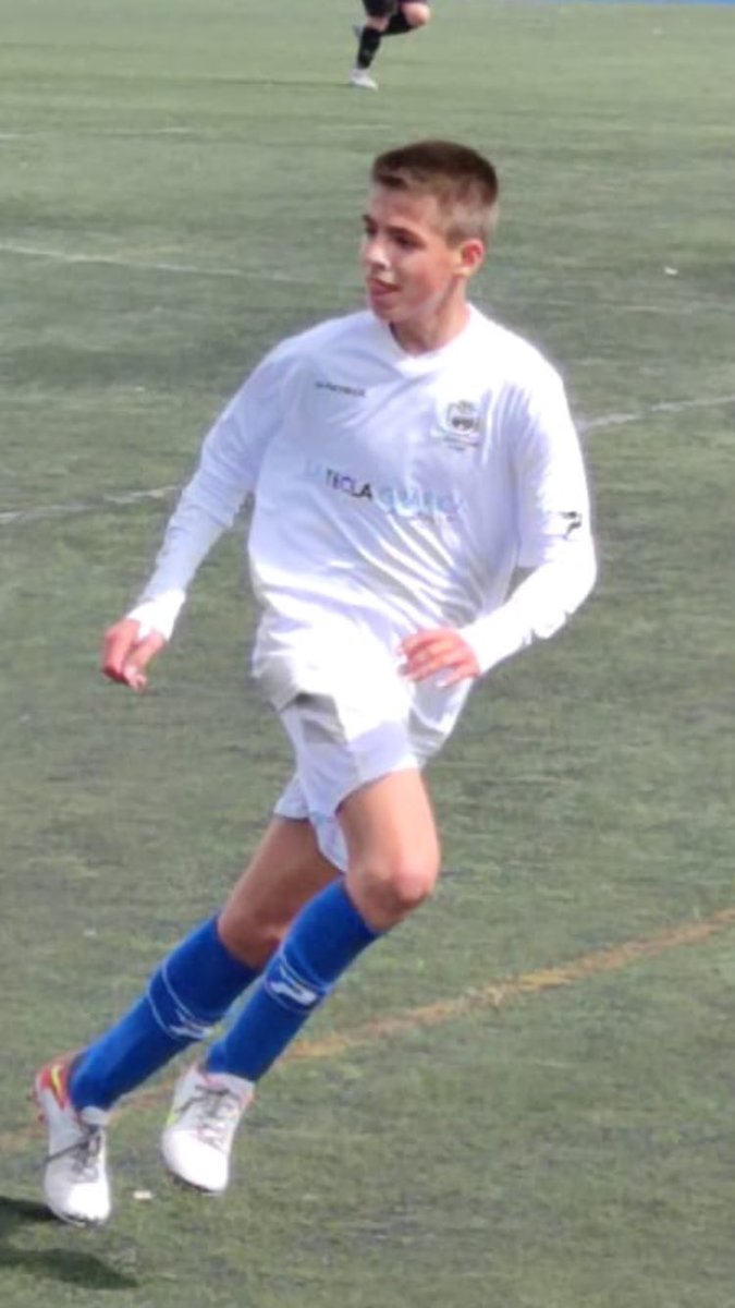 SantiTriguero11's tweet photo. Avui gaudint de la presentació dels equips d’una de les escoles de futbol base referents a Catalunya la @cfblancasub. Grans records del club on vaig jugar des de l’etapa d’aleví fins a juvenil. Ara hi juga el meu fill Santi amb l’Infantil ‘C’ d 1r any.🔝⚽️
#futbolbase #futbolcat https://t.co/IFcQdnbkPh