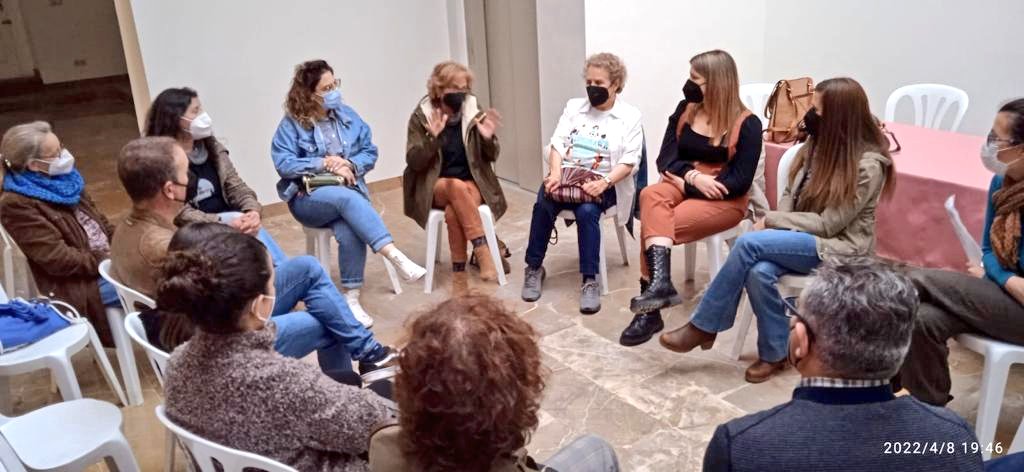 "L'escola és la nostra casa". Il•lusió i compromís mobilitzen la comunitat educativa de #laRomana. 

Expo "Empar Navarro i Giner: arrels de l'escola valenciana" i taula d'experiències amb mestres del territori per a fer memòria i avaluar l'estat de l'ensenyament en valencià.
