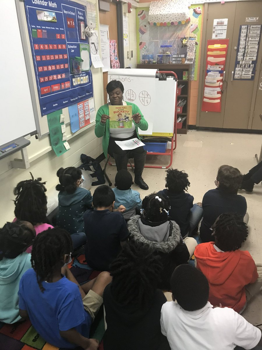 Lit_teach08's tweet photo. Also thank you to my chapter Sorors from @XiAlphaOmegaAKA to coming and read to our PK-2nd grade classes for global impact day. The kids enjoyed it so much! #globalimpactday #Servicetoallmankind #literacymatters @akasorority1908 @WhidbyES @MimiLam6___ @MrsAngelBentley https://t.co/vRI80v4xQj