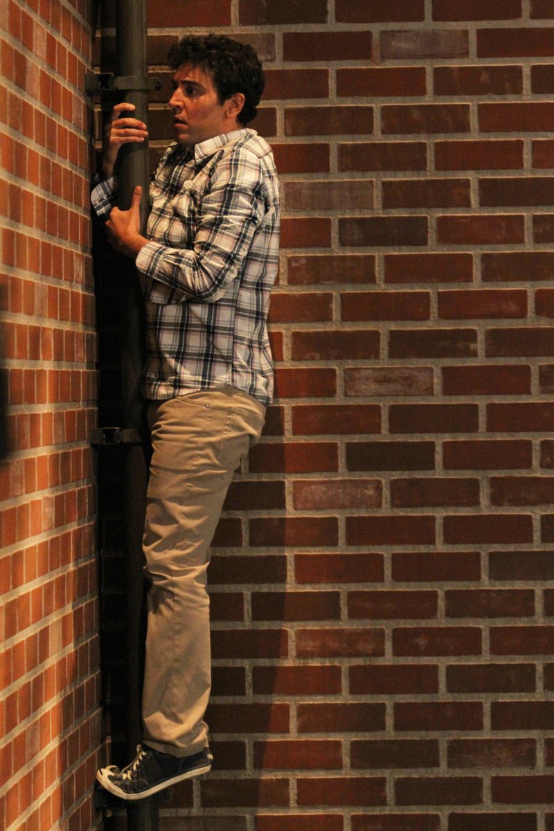 OfficialHIMYM's tweet photo. Me hanging on to my sanity midweek like: https://t.co/iusAKGWLRy