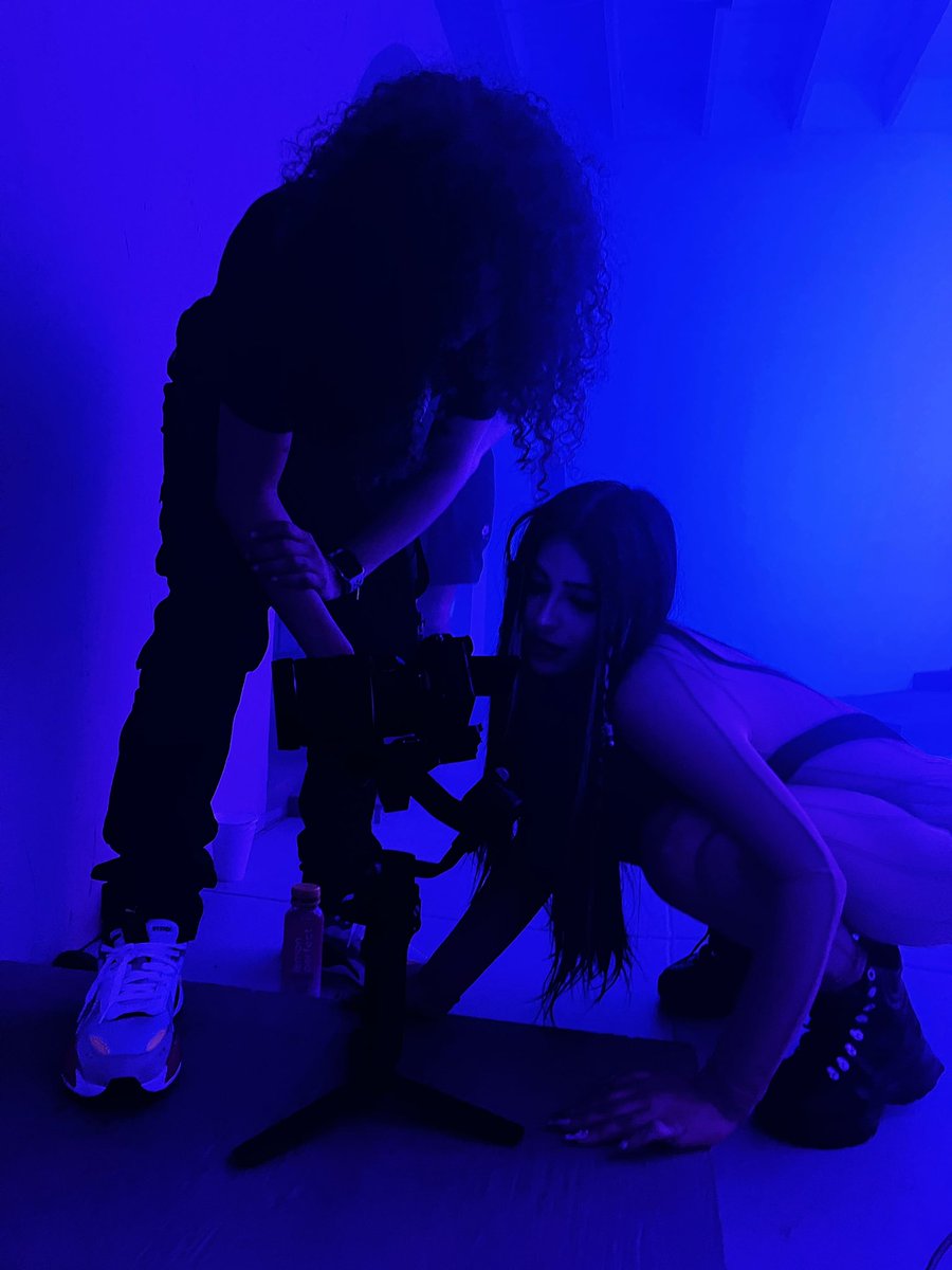 sagesoulrich's tweet photo. The moon taught me that it’s okay to go through phases. The sun taught me to keep rising.
#MusicNFT otw 🎶 #SAGEWORLD 🪐 https://t.co/BKBKUal9k1