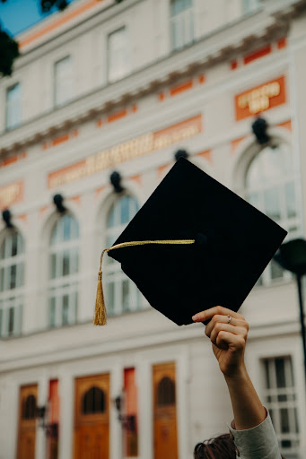GatesWA's tweet photo. Too many #communitycollege students never achieve their goal of finishing postsecondary education with a bachelor’s degree. @WWU and @OlympicCollege are working with @AspenInstitute to create a more equitable and successful transfer process. https://t.co/S4ofIrSVhQ https://t.co/iES656uJqn