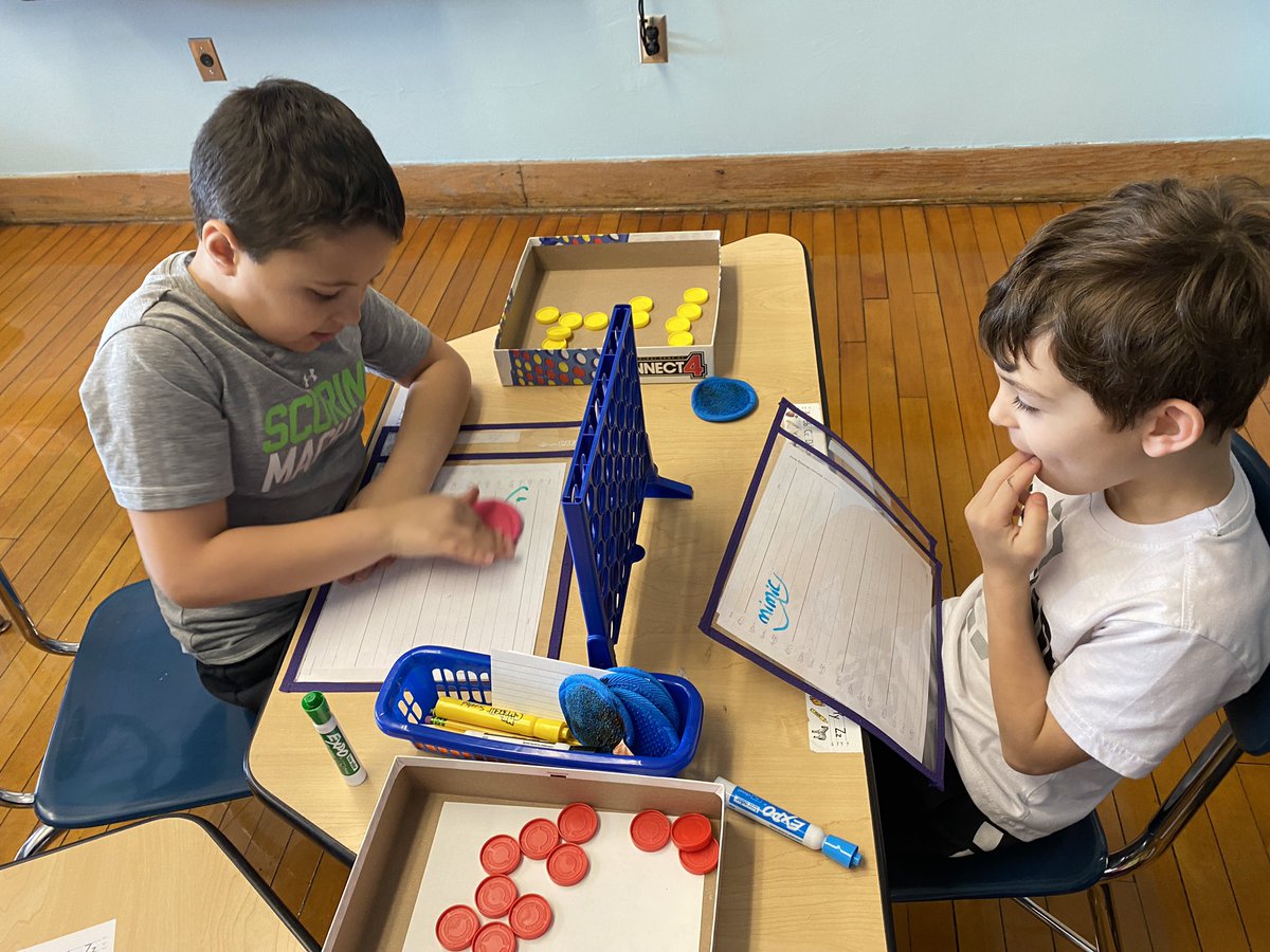 PiotrowskiFFE's tweet photo. Having fun reinforcing two syllable words in extra help #shavingcream #fundations #connect4 #makinglearningfun https://t.co/DwjIavX3ly