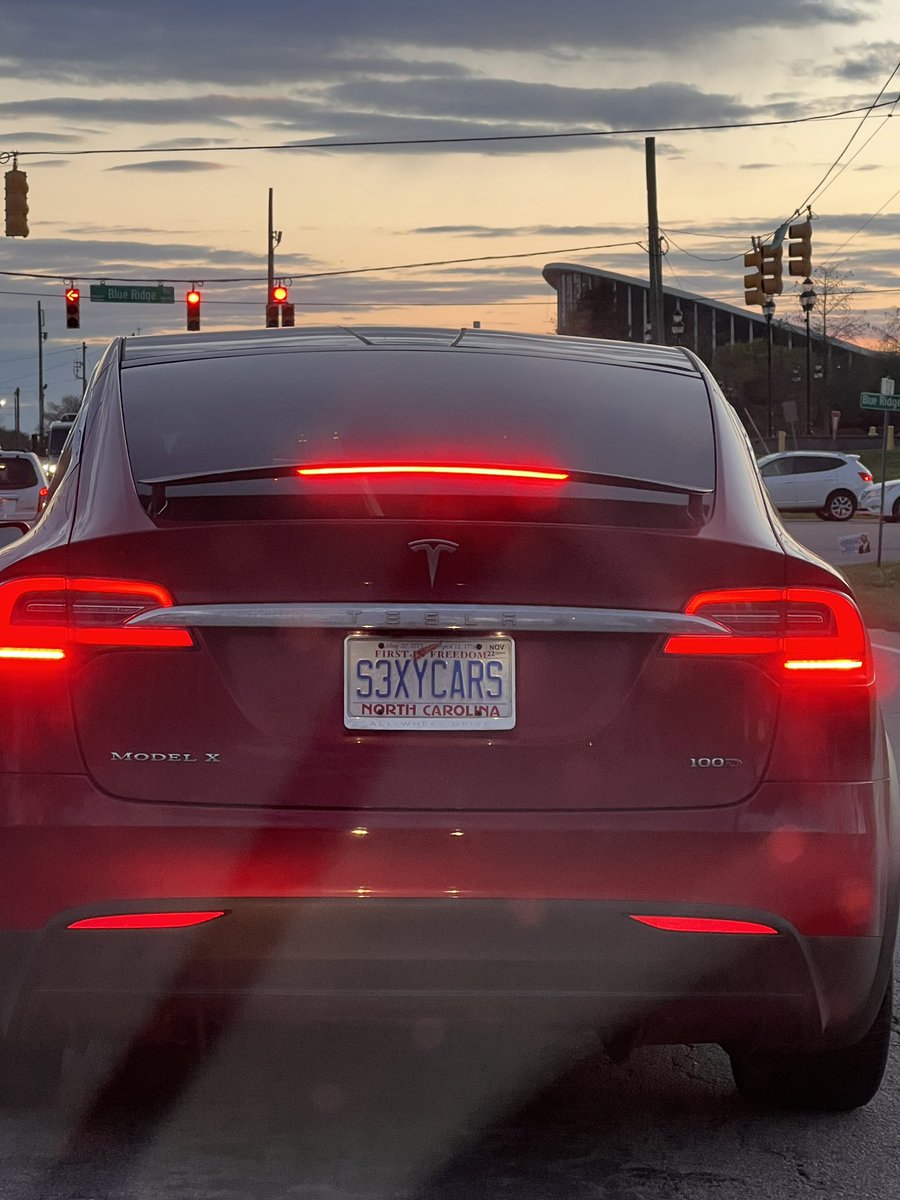 23Kourtney's tweet photo. @elonmusk https://t.co/UqzS8gHMwS