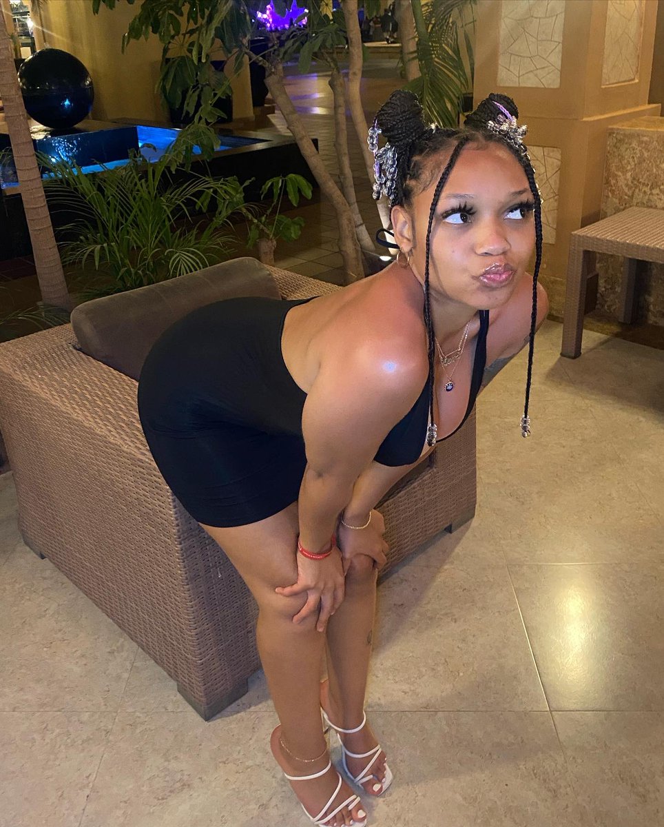 spontaneous 😘 tweet media