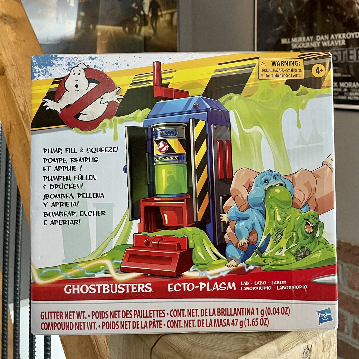 Strangeglowvid's tweet photo. This @Hasbro @Ghostbusters set just arrived! It’s awesome too bad it never hit US stores. #Ghostbusters #hasbro #hasbroghostbusters #ectoplasmlab https://t.co/QzRLFg21eY