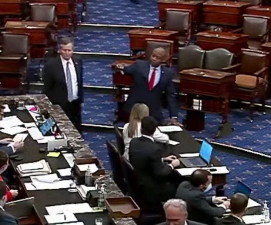 LuisAcostaAcos3's tweet photo. @SenatorTimScott This you Tim? https://t.co/hdmcnGYirp