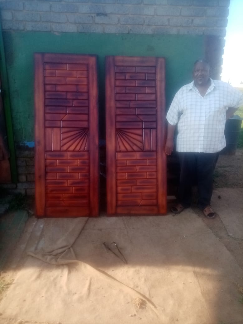 keydow_radio's tweet photo. Bring the new look without losing the memory of your old funisher...
We all do all kinds of wooden doors anything wood is us.

Elite funisher Manufacturers can make it happen

Call/WAP us on 0634830158 for a quote tailored for you.

SBN Gogo
Motswaledi
Nhlanhla
#SenzoMeyiwa https://t.co/f5mwVsL6g1