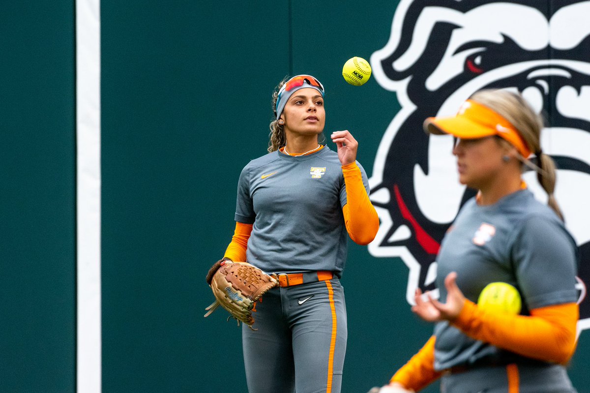 Vol_Softball's tweet photo. We’re here. https://t.co/gVXwDjKfvA