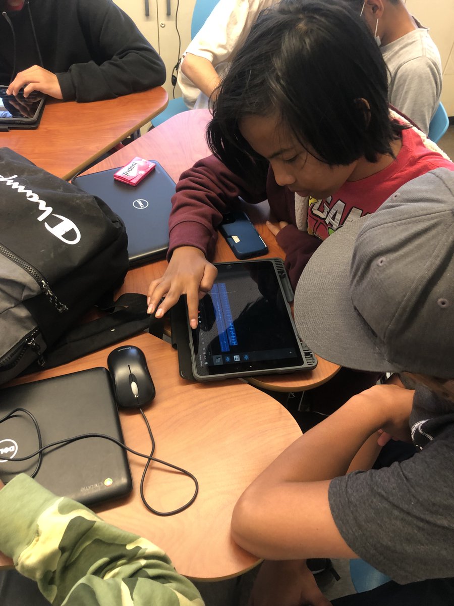 DomeniciMs's tweet photo. 8th graders are using their knowledge of sound wave characteristics and the perception of sound to create a movie sound track 

Special thanks to @RuizDavid2014 for the Garageband crash course!

@VIDASHARKS https://t.co/XATwTCPlhu