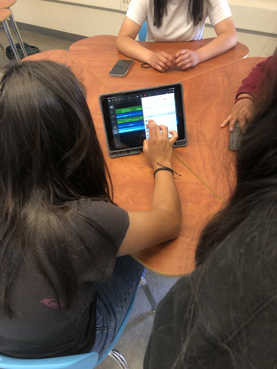 DomeniciMs's tweet photo. 8th graders are using their knowledge of sound wave characteristics and the perception of sound to create a movie sound track 

Special thanks to @RuizDavid2014 for the Garageband crash course!

@VIDASHARKS https://t.co/XATwTCPlhu