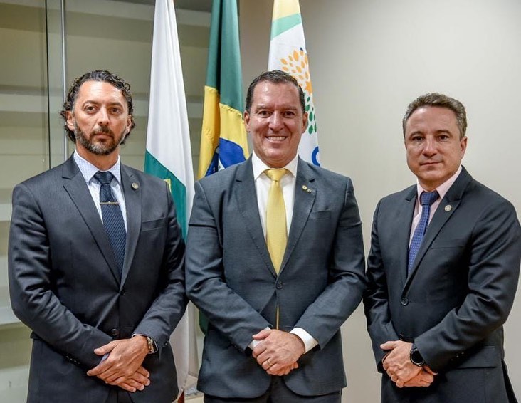 Leiro_ADPF's tweet photo. Esta semana, participamos de intensa e positiva agenda parlamentar com lideranças da base do governo na Câmara dos Deputados. Na pauta, a reestruturação e valorização dos policiais federais e demais forças de segurança da União. https://t.co/Bf1TpcViHp