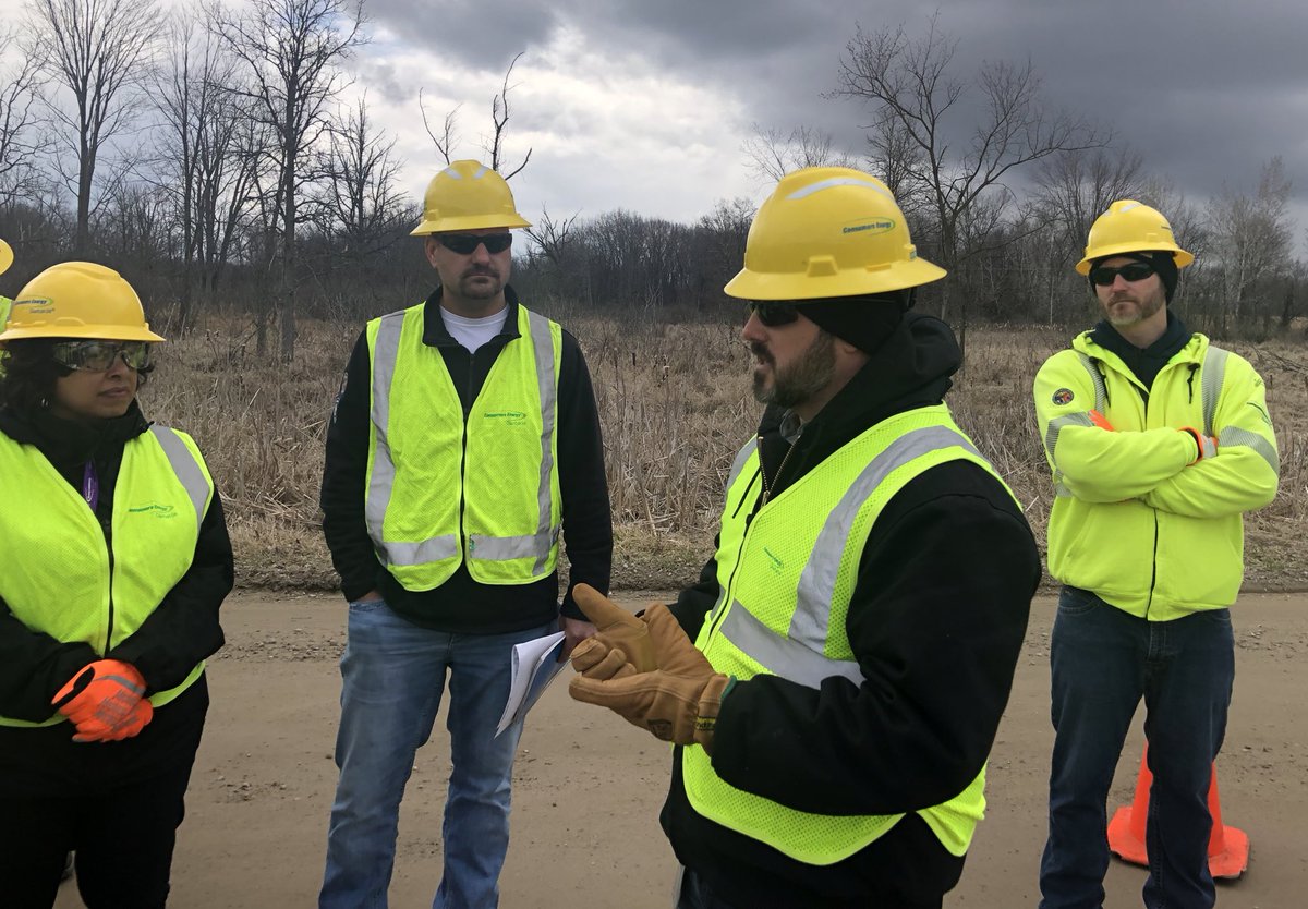 DanScripps's tweet photo. Good day in the field seeing some of the ways @ConsumersEnergy is working to boost reliability and reduce outages. The @MichiganPSC remains focused on improving the reliability of our distribution grid, and I appreciate the opportunity to get a closer look at efforts underway. https://t.co/L7kONqJ2ne
