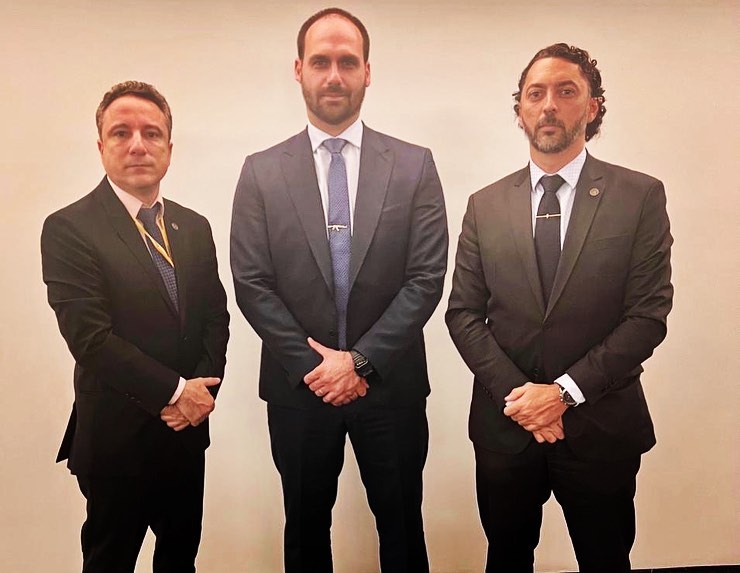 Leiro_ADPF's tweet photo. Reforçamos que o envio da Medida Provisória sobre a reestruturação das carreiras policias da União, ao Congresso Nacional, é urgente e que policiais desvalorizados correspondem a uma sociedade desvalorizada. https://t.co/7nELr6HrqP