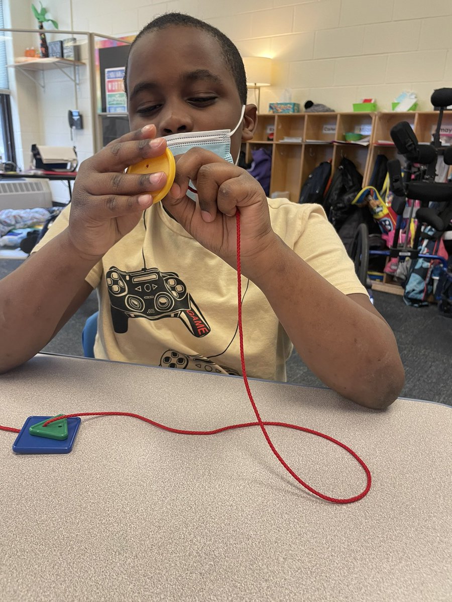 teach_withMrsV's tweet photo. Today Ss worked on identifying 2D shapes and also worked on their fine motor skills at the same time! We love interactive learning! #Room109Rocks https://t.co/KYfBXE6w3Q