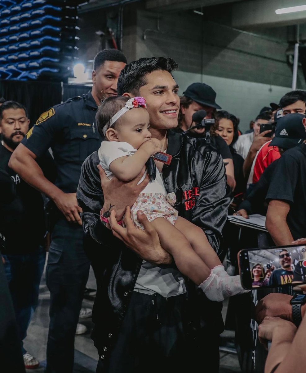 RyanGarcia's tweet photo. Respect Battle War ⚔️🥊 https://t.co/D5XRZplboF