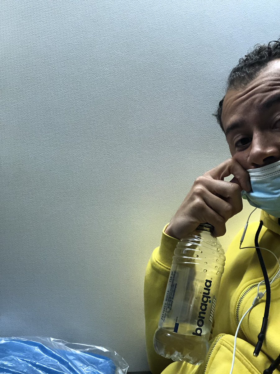 OGMrWonder's tweet image. Snel inchecken, stoel kiezen, kiest stoel bij het raam…@KLM waarom doe je zo tegen mij? 🥲