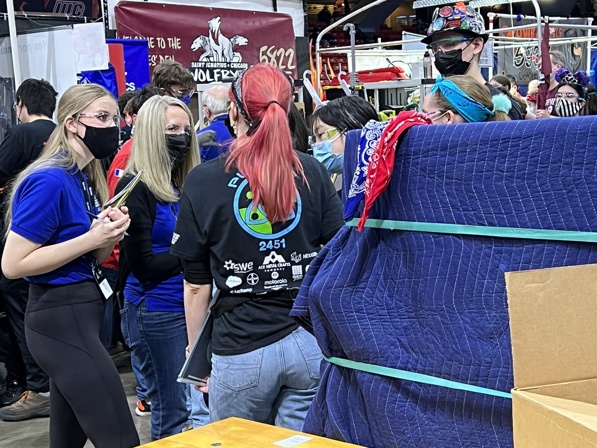 Ironclad5847's tweet photo. That feeling when the kid you coached how to talk to judges at #MWRFRC is now judging the other kids you just coached how to talk to judges!😳Thanks for volunteering @PWNAGE2451Team @bbchs307 https://t.co/MCDx9zNpTO