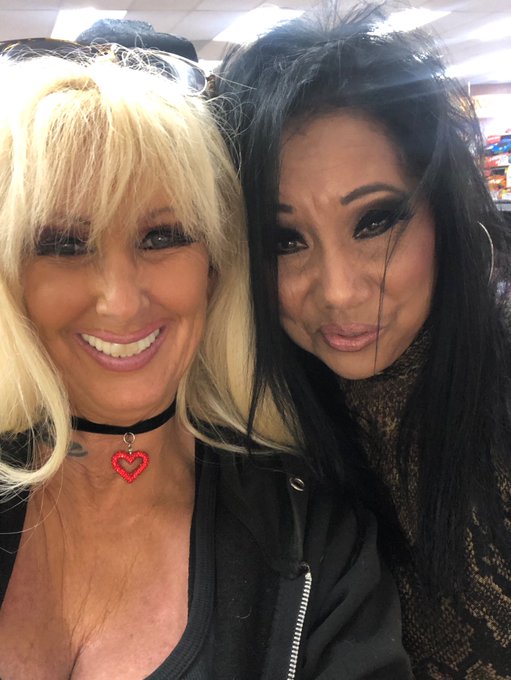 Having fun at the club house https://t.co/oxuRdS8eDX