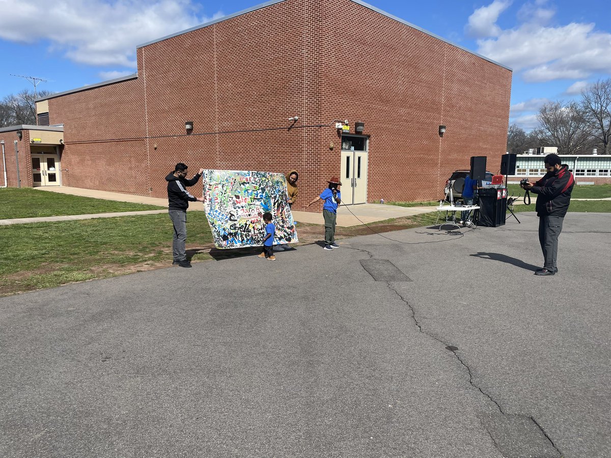 PrincipalArbor's tweet photo. Arbor students had a fun-filled day celebrating reading and learning. They danced, did trivia, chose free books to take home and listened to speaker @BradButlerII discuss the importance of reading and learning. Thanks to Hidden Gems Literary Emporium for their donation! https://t.co/iHqjKrhToz