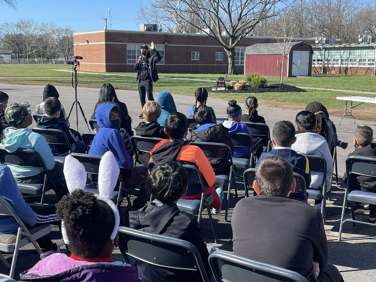 Arbor students had a fun-filled day celebrating reading and learning. They danced, did trivia, chose free books to take home and listened to speaker <a href="/BradButlerII/">Brad Butler II</a> discuss the importance of reading and learning. Thanks to Hidden Gems Literary Emporium for their donation!