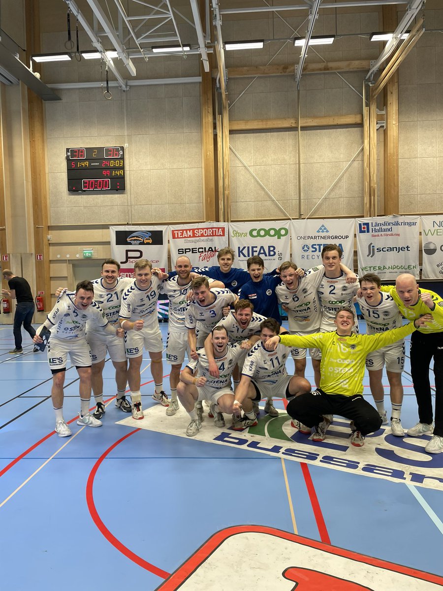 JHallbck's tweet photo. Gött jobb gubbs 🐝🐝❤️❤️
Stolt över våra killar 💪🏻
Lite smartare och lite skarpare än AMO

@HKAranas flyger vidare i @Handbollsligan även 2022/2023🐝🐝

Experterna hade fel även detta året ⭐️ https://t.co/WOErt4PCBQ