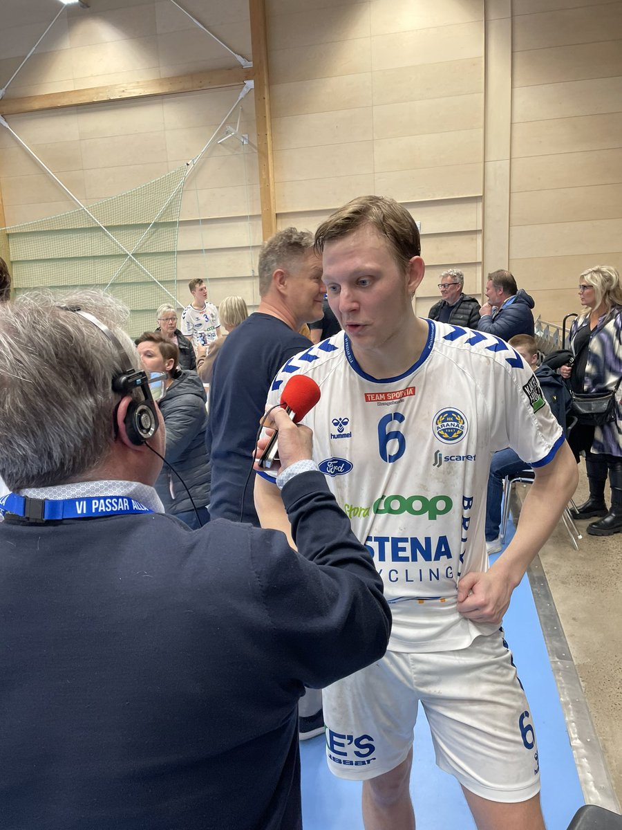 JHallbck's tweet photo. Gött jobb gubbs 🐝🐝❤️❤️
Stolt över våra killar 💪🏻
Lite smartare och lite skarpare än AMO

@HKAranas flyger vidare i @Handbollsligan även 2022/2023🐝🐝

Experterna hade fel även detta året ⭐️ https://t.co/WOErt4PCBQ