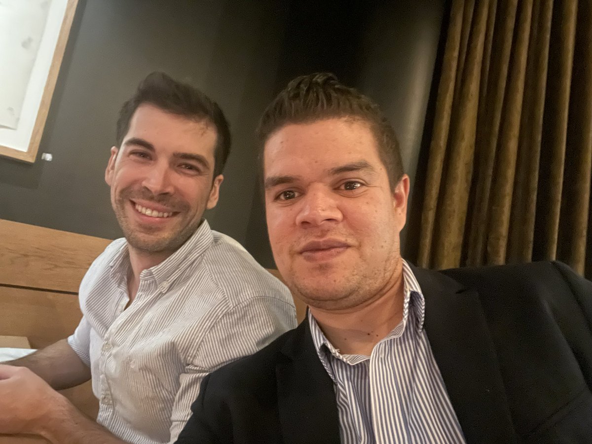 EstalinReyes's tweet photo. Ayer, cena con los compañeros de trabajo del proyecto #Folloline 🇳🇴. Celebrando la energizacion del proyecto 👏👏🤘🤘
Un proyecto más, una experiencia más y una etapa más de mi vida. https://t.co/bRroitQ42o