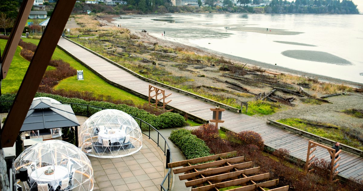 🌷Make your spring stand out this year with an Easter Dinner in one of our spectacular beachside Dining Domes.