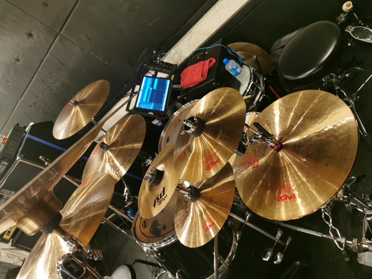 ホントに自分の行動ってシンプルだって再確認したわ！
メチャメチャ上手なプレイが出来るから楽しいんじゃなくて、楽しい演奏が出来る環境があるから上手になれるんだよなぁ。なんかそれでいい。そのために必要な楽器は買うし練習も楽しめる✨
俺にとっての楽しい環境は関わる人の笑顔が全てなんよ😄