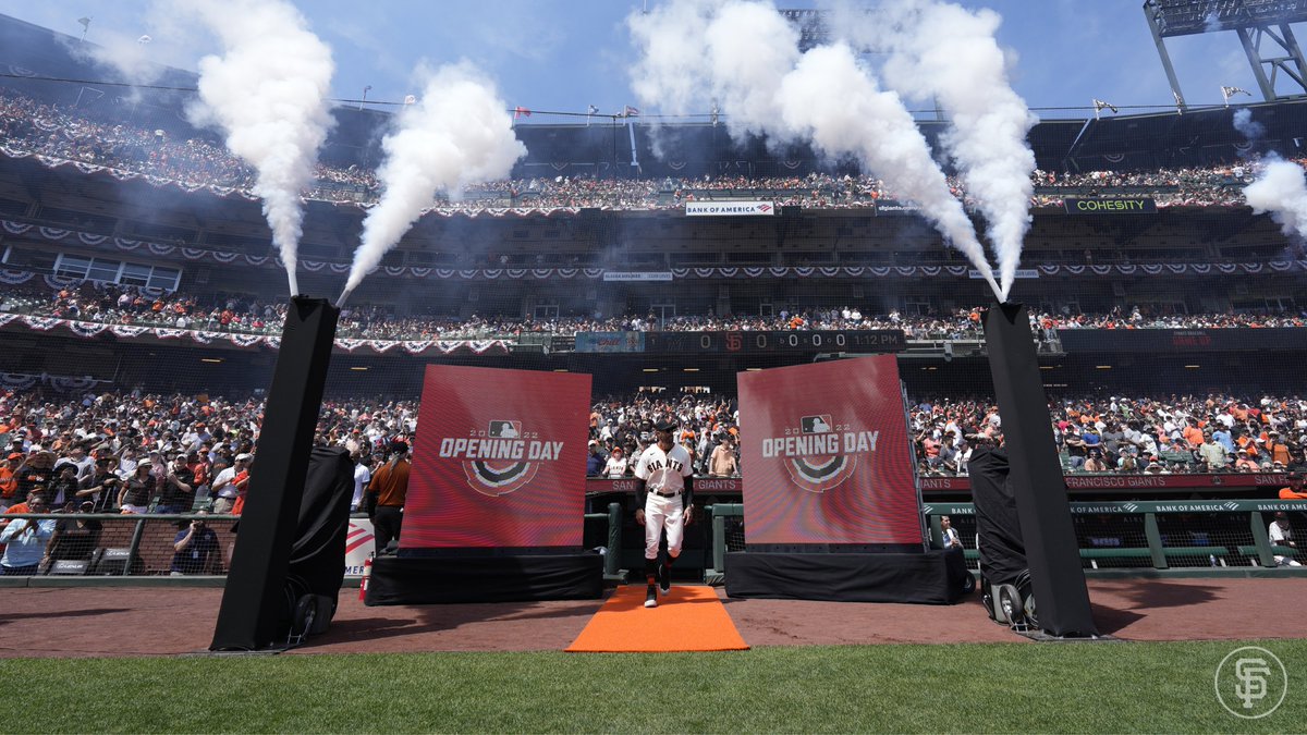 SFGiants's tweet photo. We’re officially back in business

#OpeningDay | #SFGameUp https://t.co/doCUT6e4pa