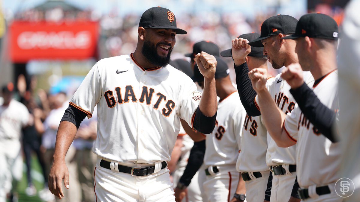SFGiants's tweet photo. We’re officially back in business

#OpeningDay | #SFGameUp https://t.co/doCUT6e4pa