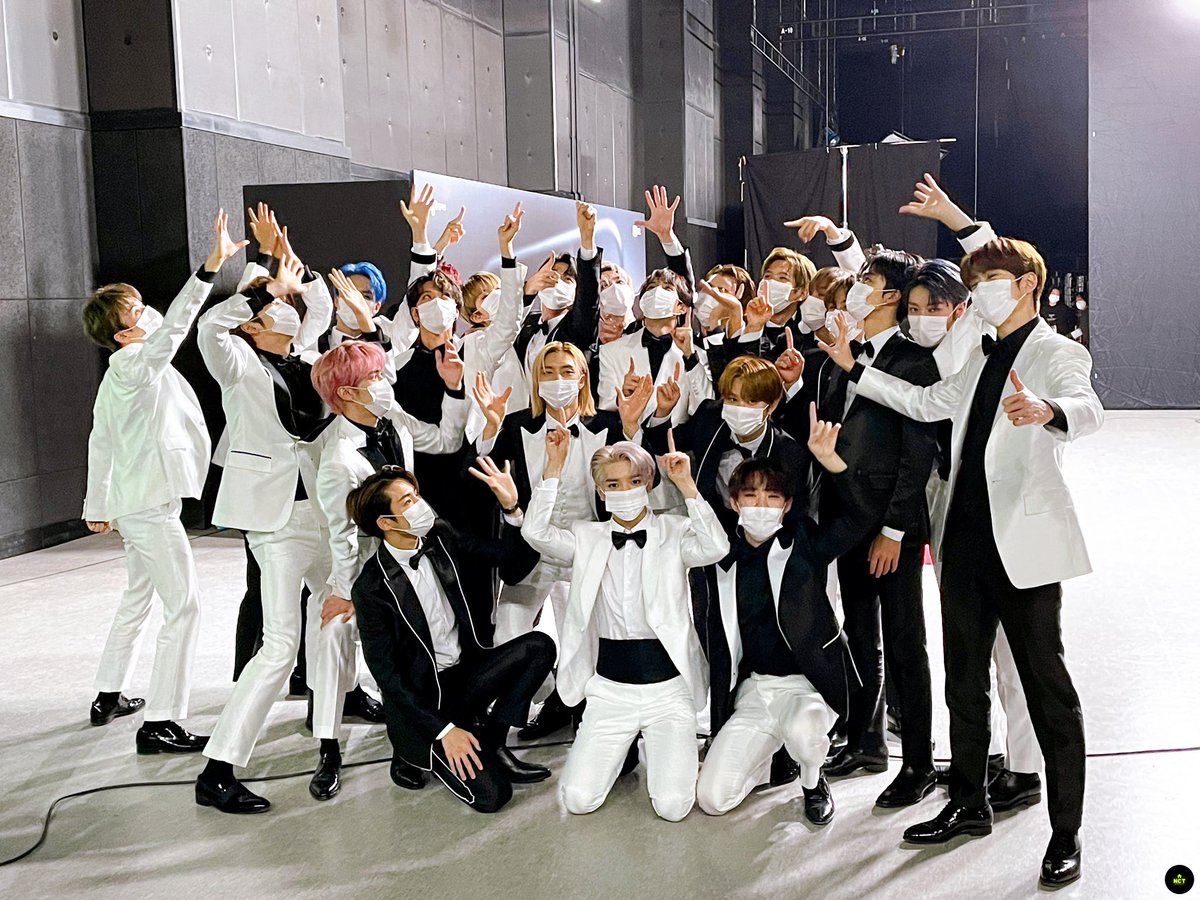ga_tau___'s tweet photo. 🥳 Happy 6th anniversary NCT 🥳

#HAPPYNCTDAY
#ToTheWorld6thYearWithNCT
#우리_우주의_중심인_엔시티_6주년
#陪伴NCT六周年至永远
#NCTと同じ歩幅で６年から永遠へ https://t.co/BlBe7AXD6I
