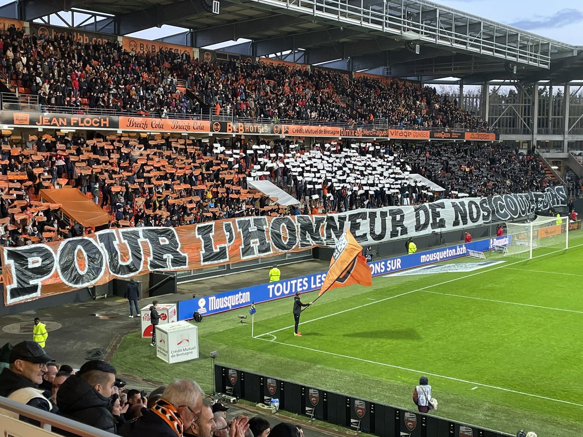 Ultras France tweet media