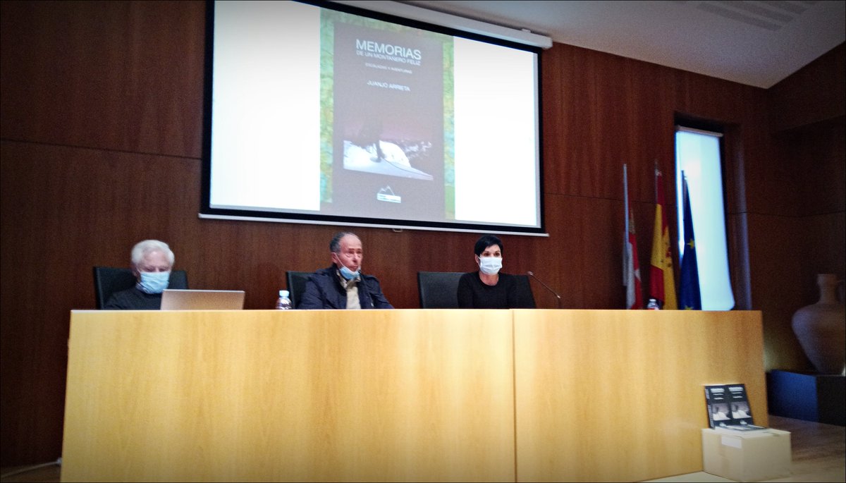 eduolano's tweet photo. Hoy en Bembibre hemos tenido el privilegio de que unos de los mejores montañeros españoles de la historia, Juanjo Arrieta , nos presentará su libro “Memorias de un Montañero feliz”. https://t.co/RQnUdD677G