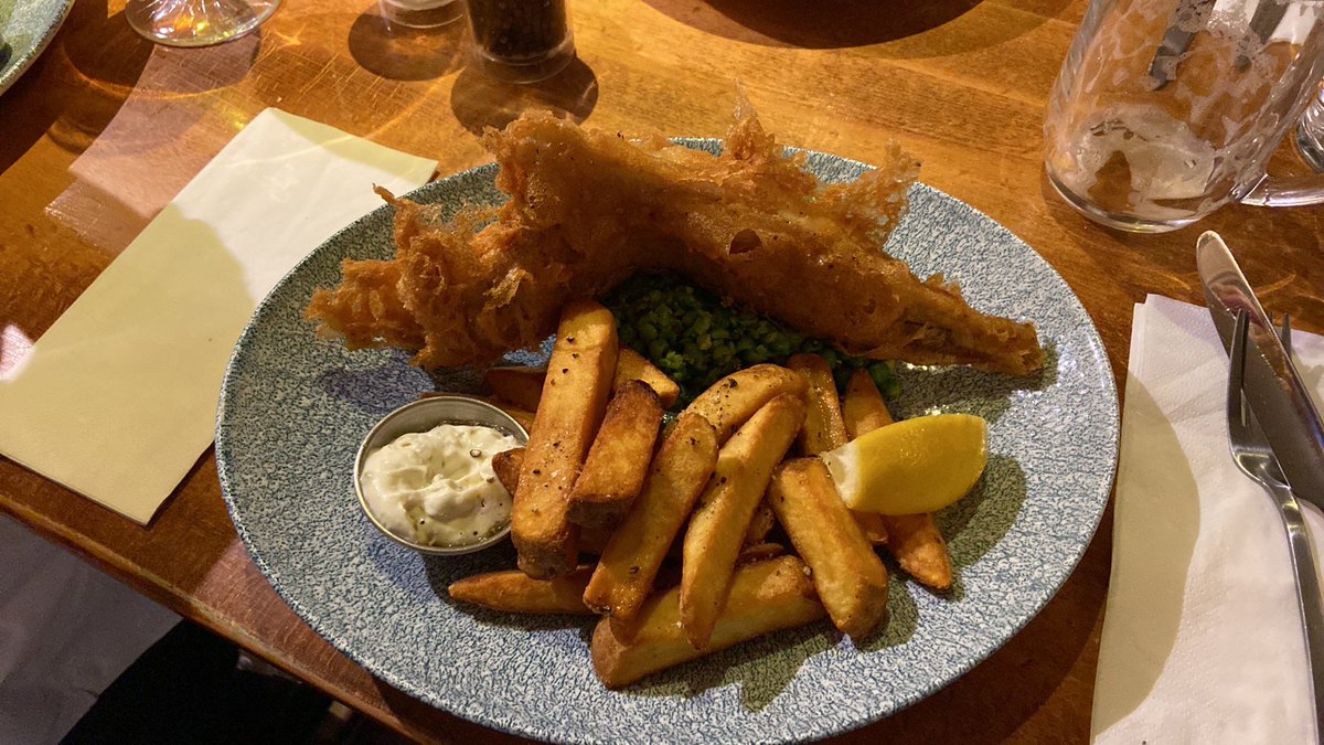 russ_hogan's tweet photo. @fredsirieix1 …with a pint of 6X 👍😁 https://t.co/NDbnsKsMtE