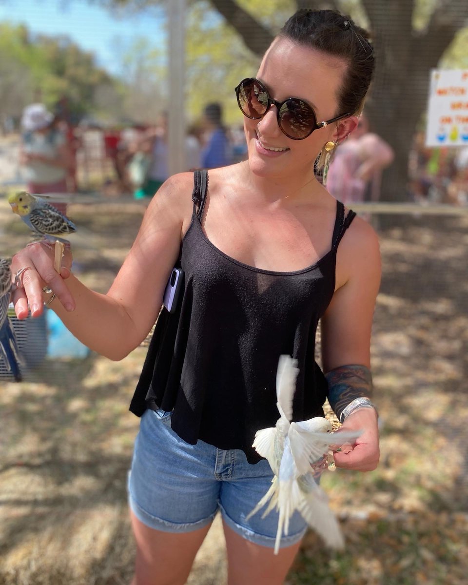 kienle_lab's tweet photo. Sarah, Ari, and Pat all love birds! Emily.....likes seals

#baylor #phdchat #diadeloso #academic #wildliferesearch #birdsarentreal #governmentsurveillancedrones https://t.co/BT7piT7TSe