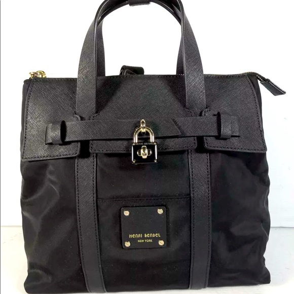 Darling_Nic's tweet photo. So good I had to share! Check out all the items I'm loving on @Poshmarkapp from @Kmeyer25 @Scarletp16 #poshmark #fashion #style #shopmycloset #henribendel #hollister #vincecamuto: https://t.co/HpCu5JzSGe https://t.co/qdo7rYcyrA