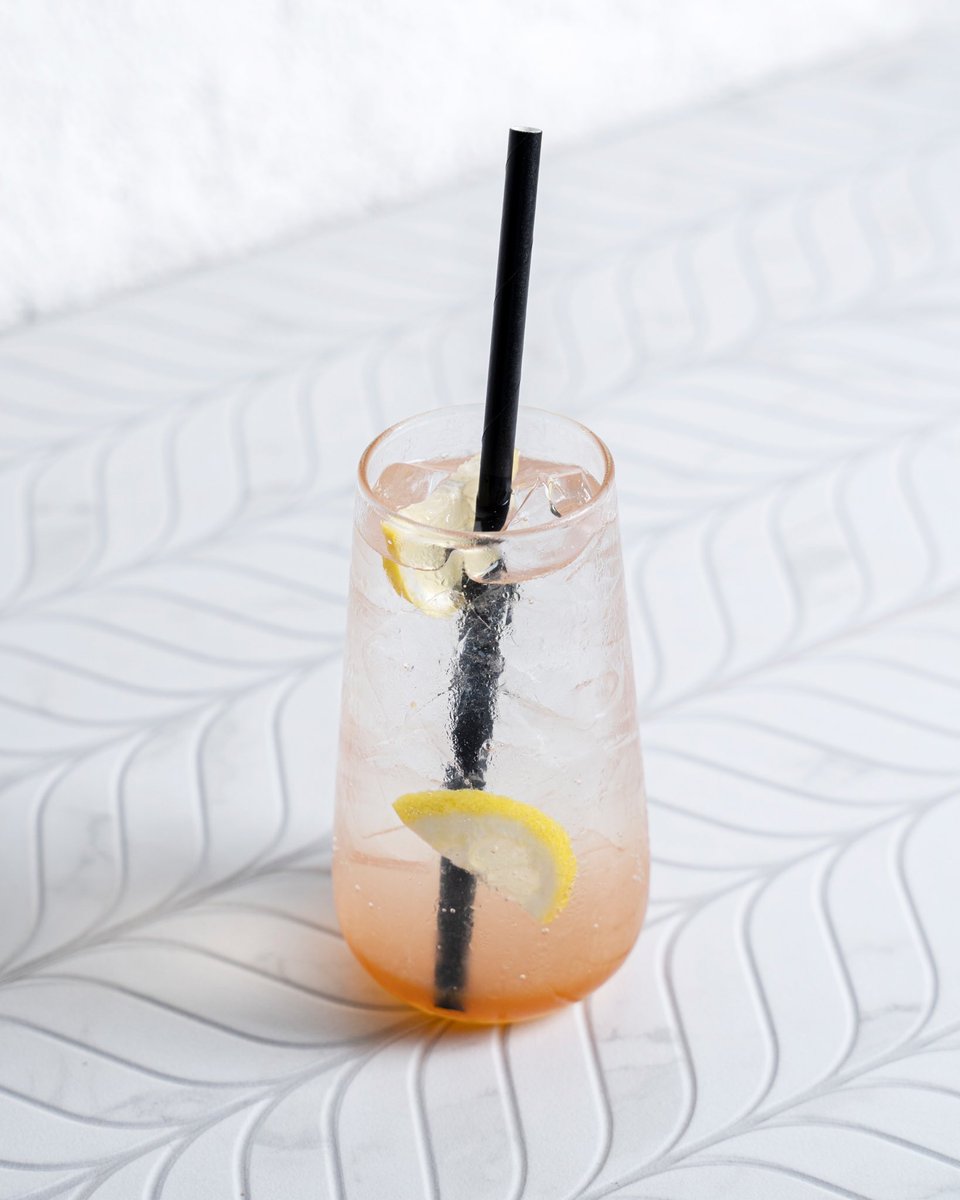Ast_cafemv's tweet photo. Peach Lemonade https://t.co/vkYO6EhhBN