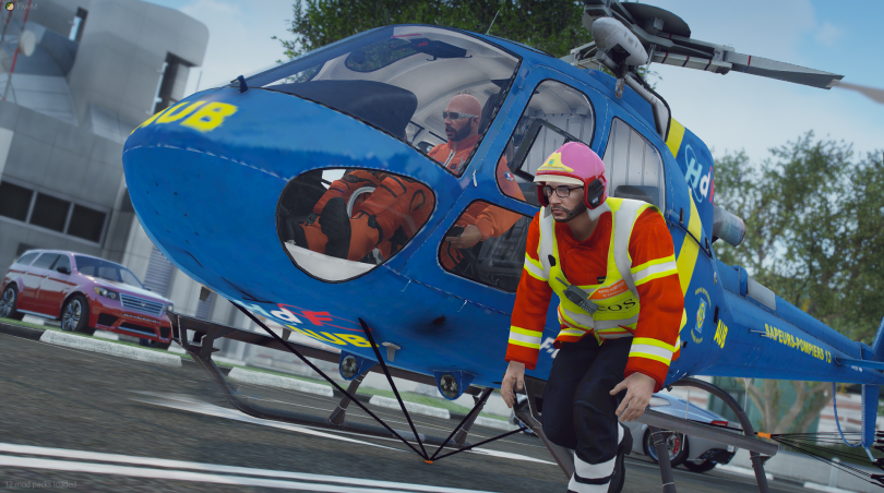 Lors d'un Feu de Foret dans le 13ème arrondissement ayant mobilisé un GIFF, j'ai pu avec l'appui de l'HBE effectuer des reconnaissances aériennes de la zone d'intervention.
🚁Les moyens aériens de lutte contre l'incendie sont des atouts indispensables lors d'importants sinistres.